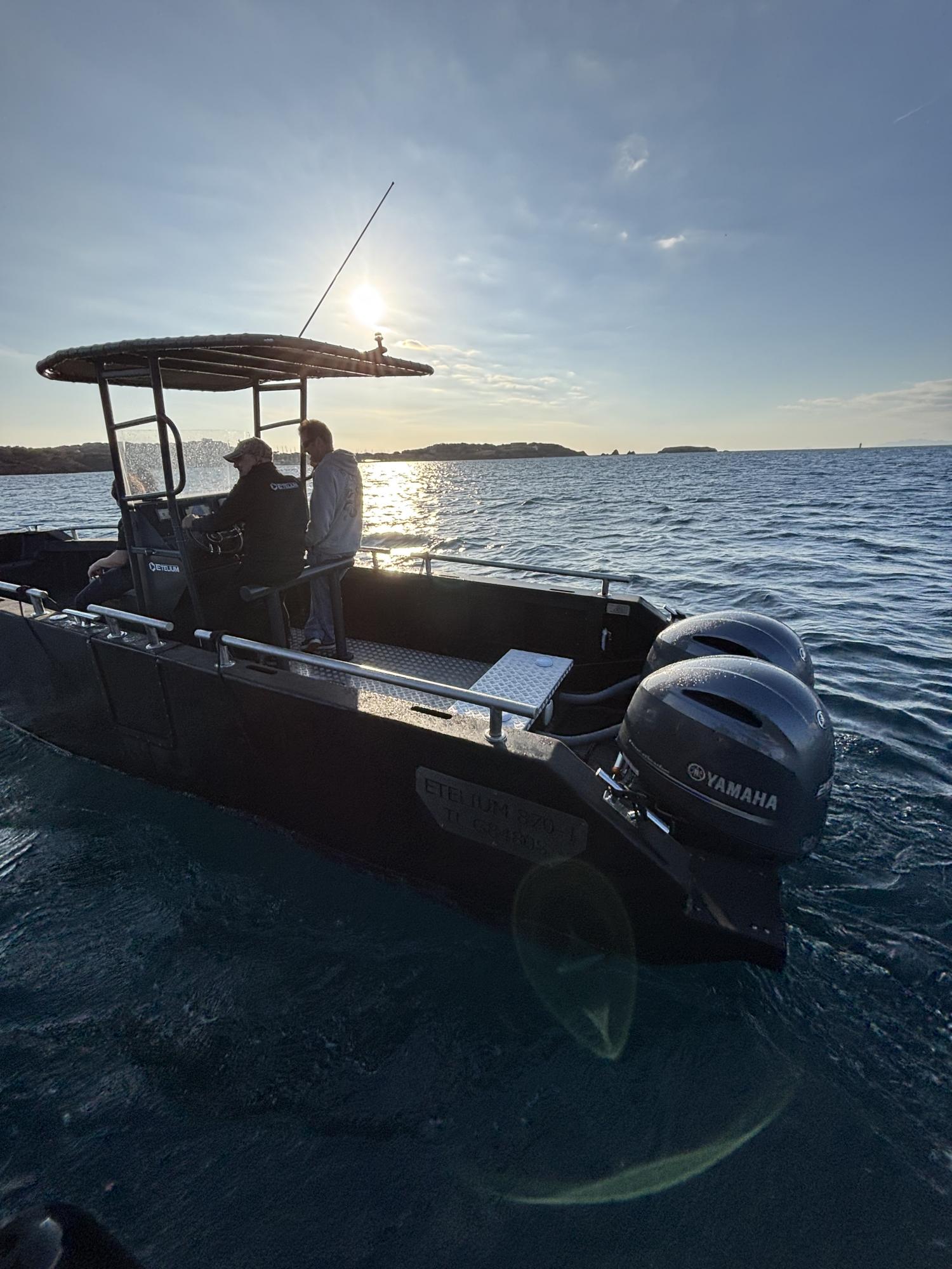 bateaux en polyethylene haute densite 870